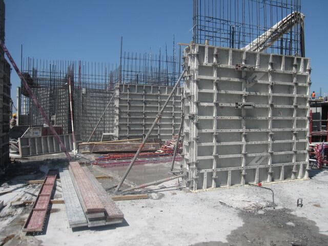 Elvira - Construction