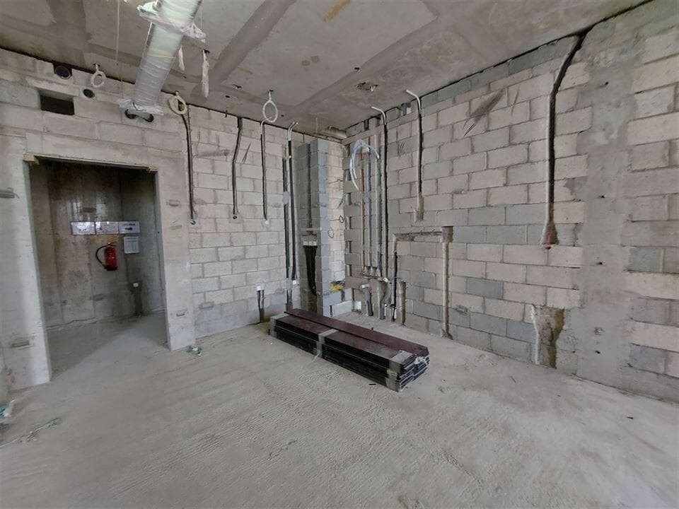 Elvira - Construction