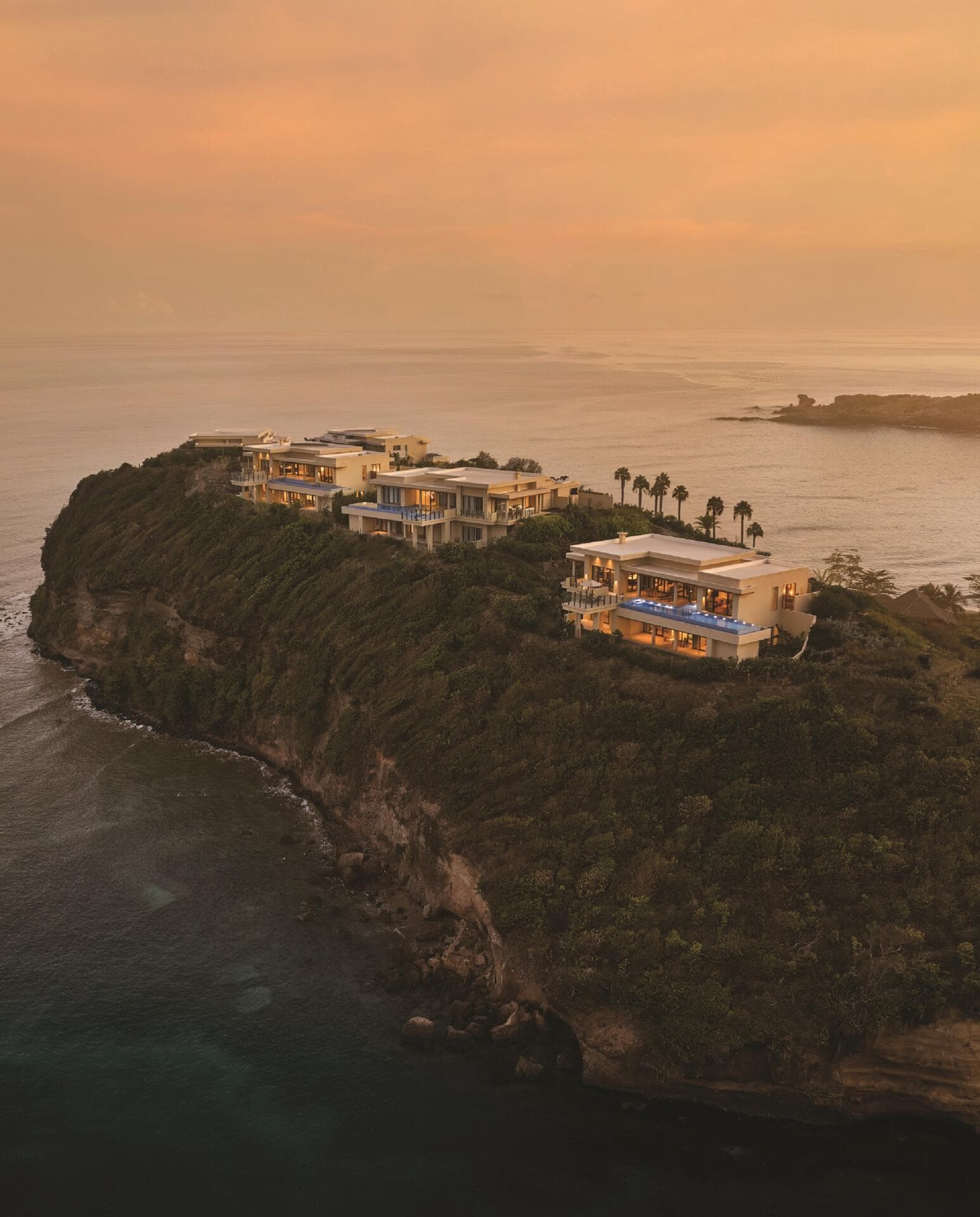 R9 Mansion - Фото