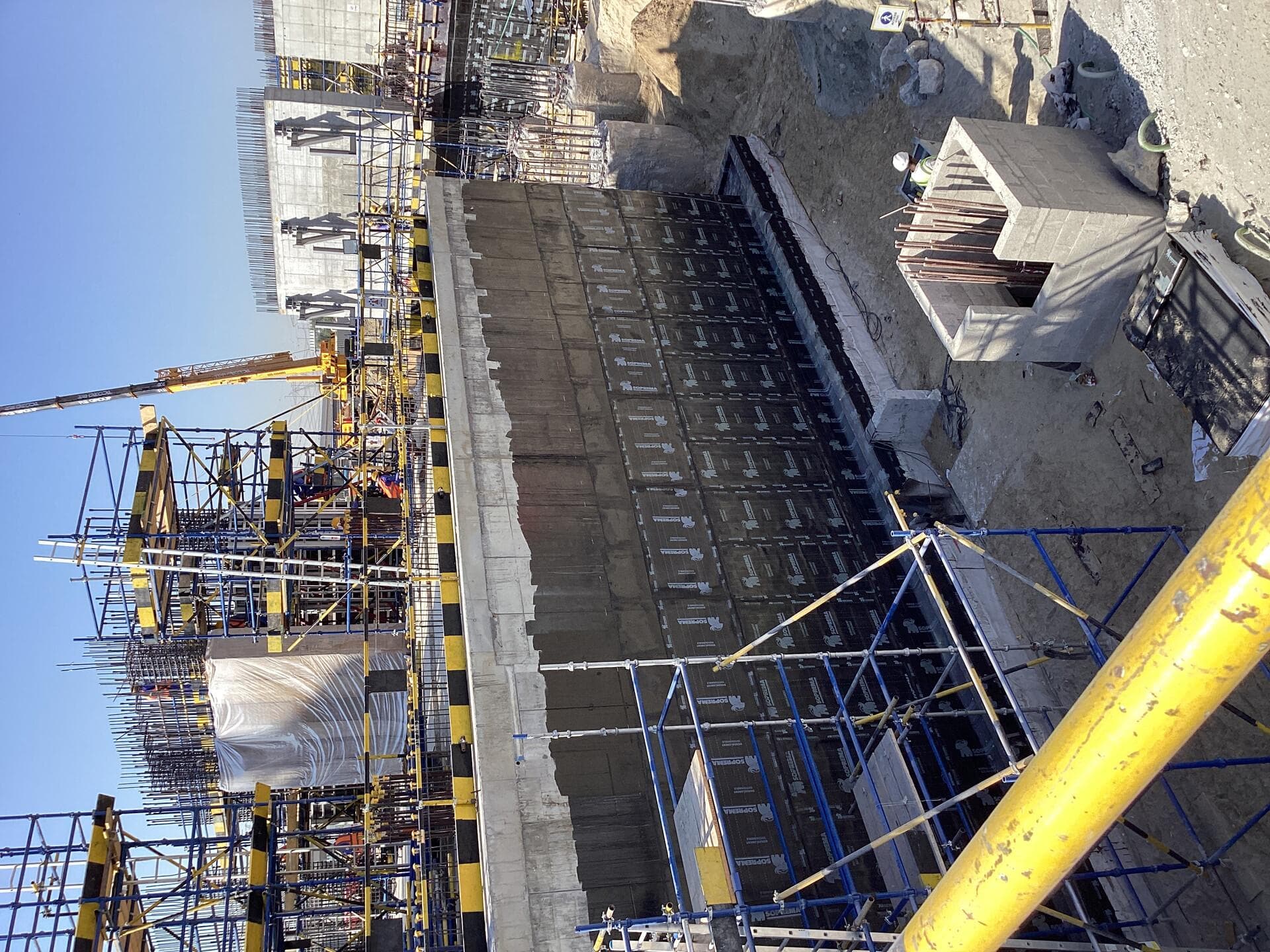 310 Riverside Crescent - Construction