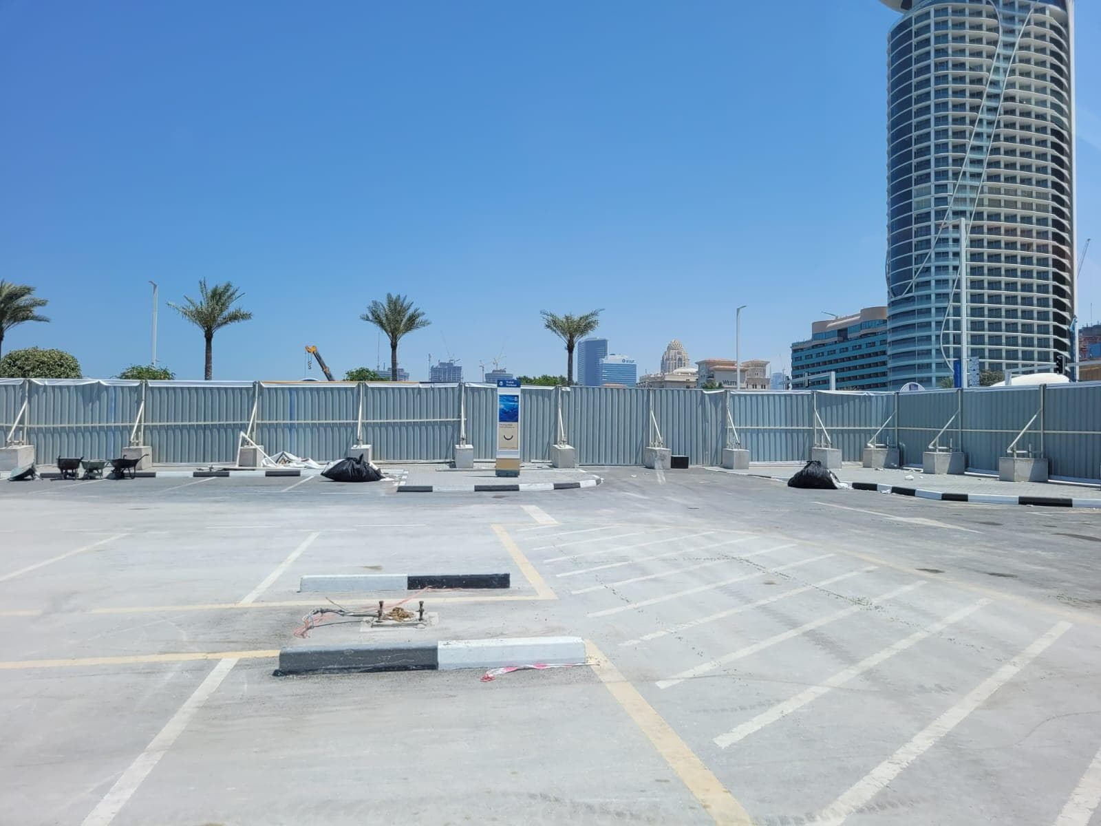 W Residences at Dubai Harbour - Construction