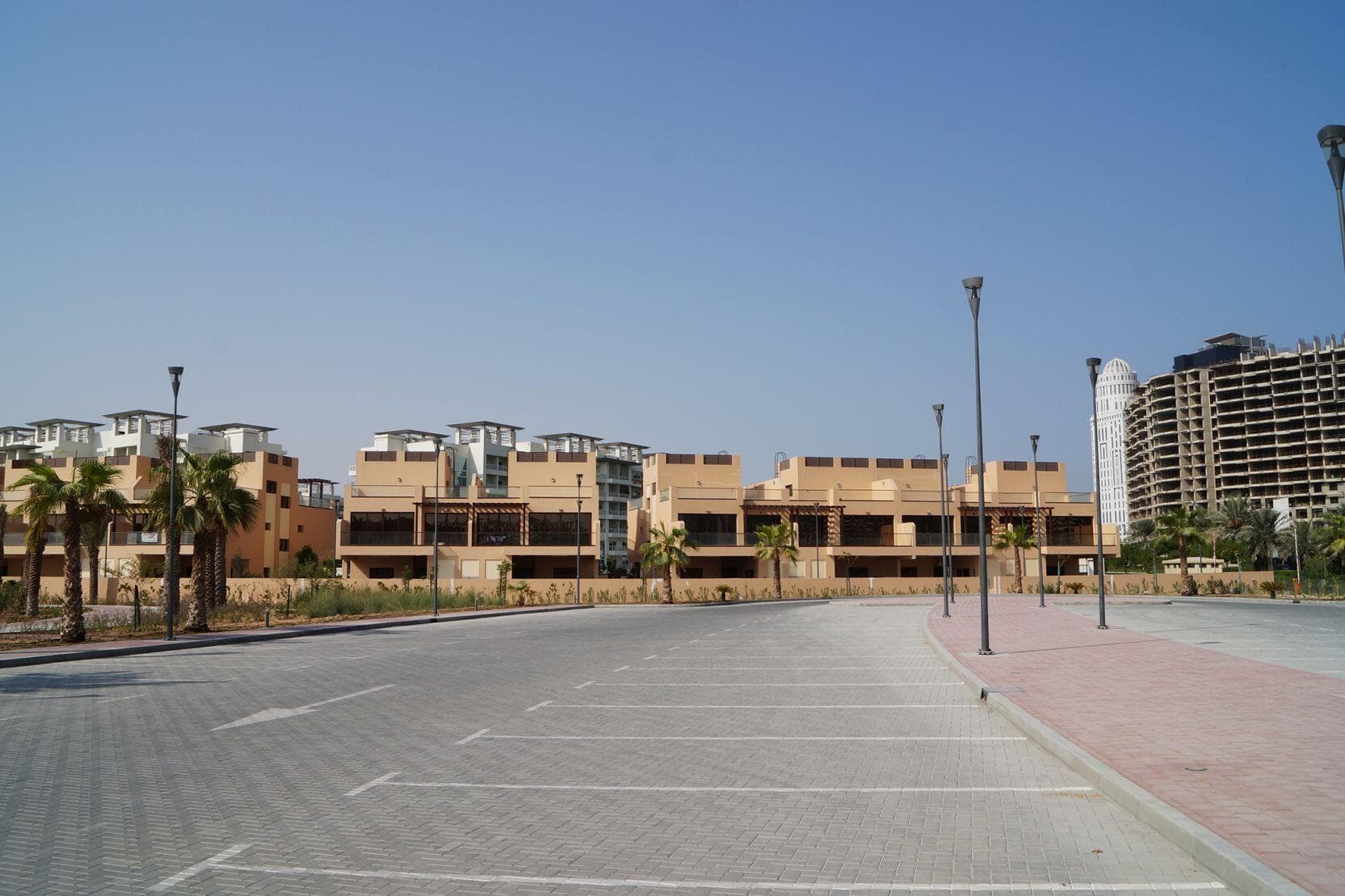 Townhouses At Jumeirah Islands - Photos