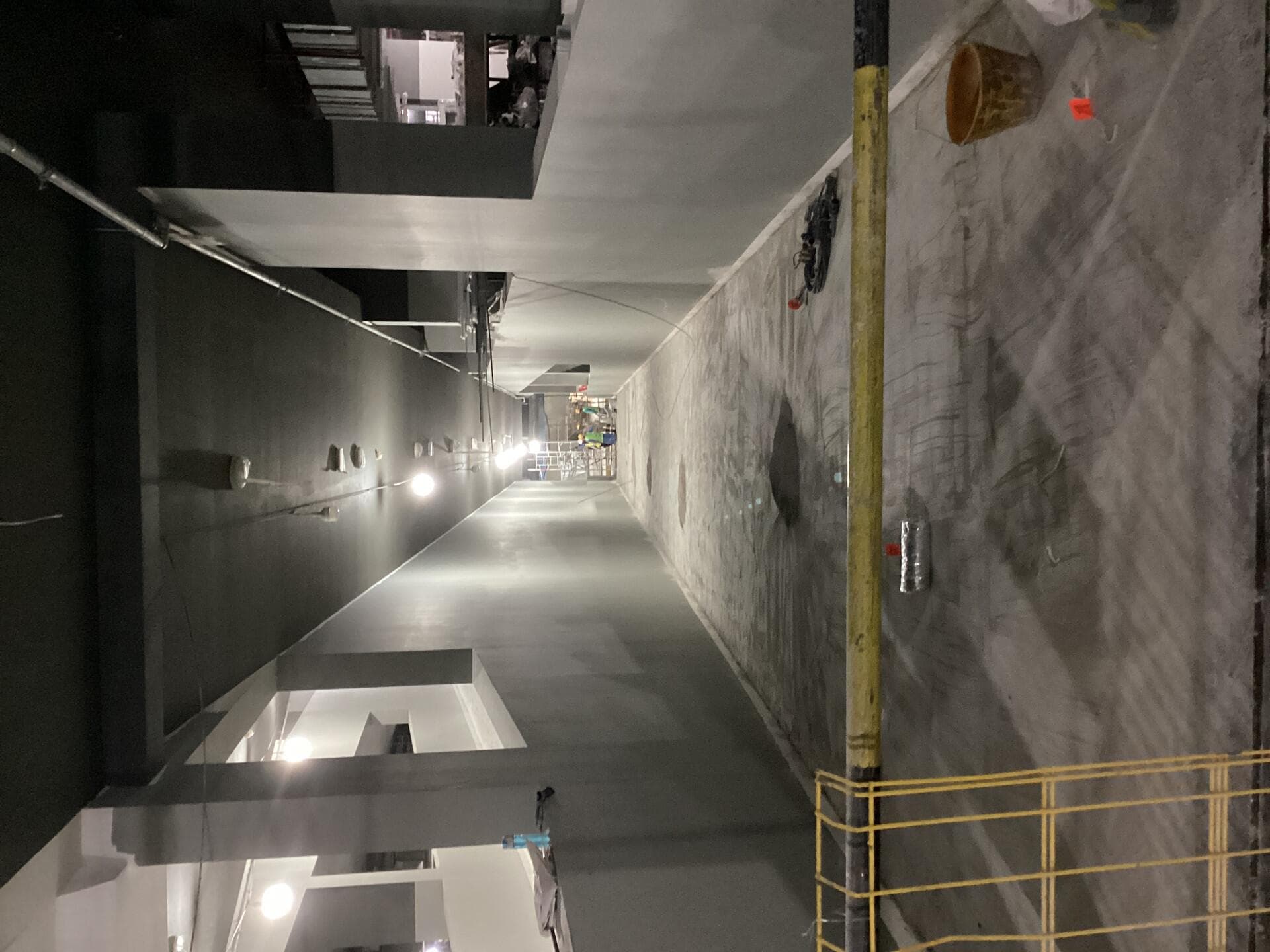 The Crest - Construction