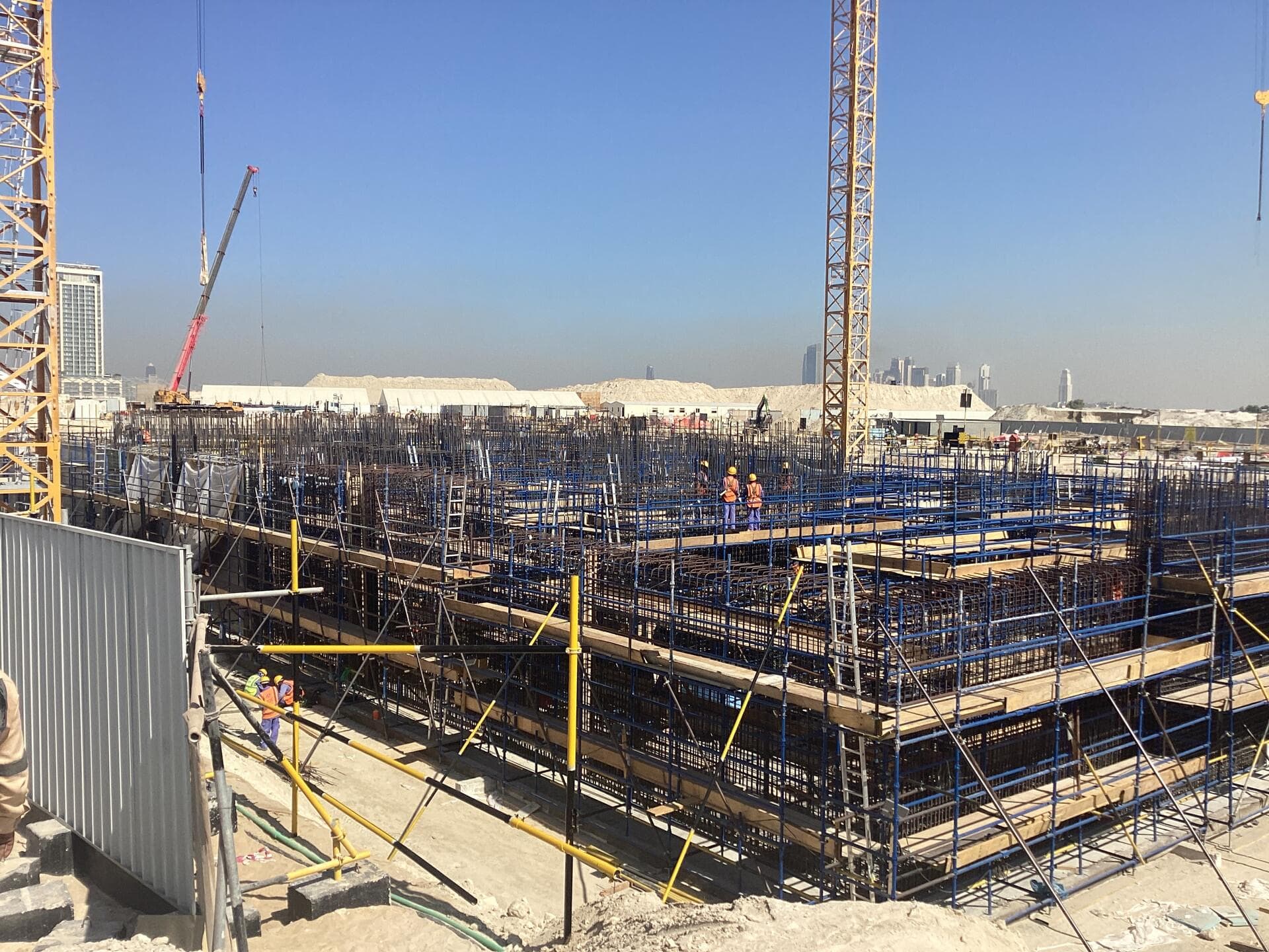 350 Riverside Crescent - Construction