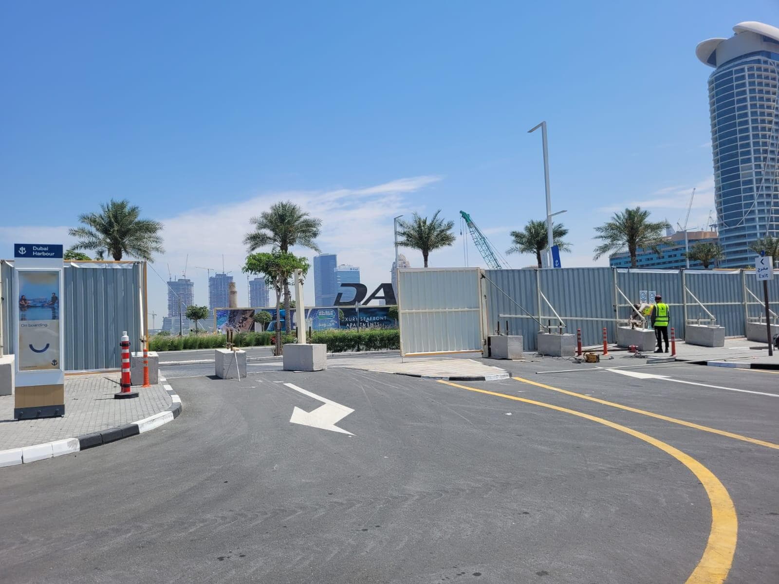 W Residences at Dubai Harbour - Construction