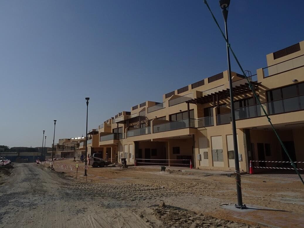 Townhouses At Jumeirah Islands - Construction