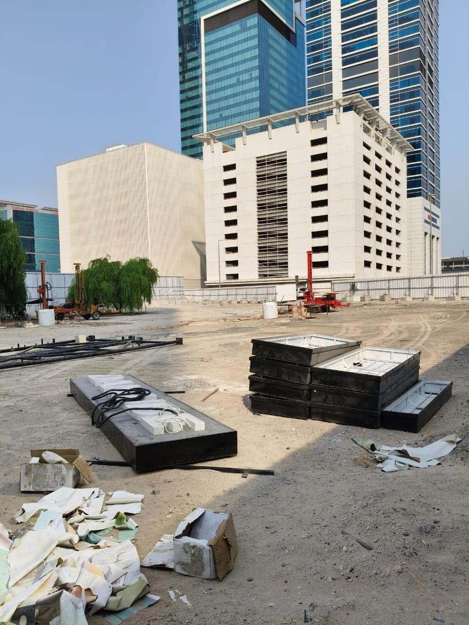 Bayz 102 - Construction