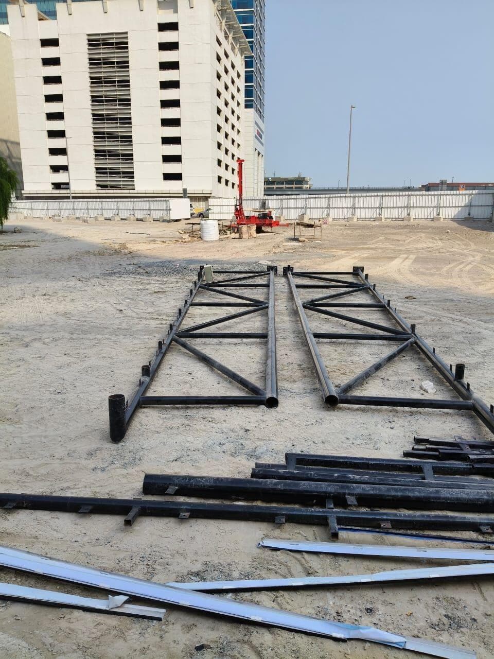 Bayz 102 - Construction