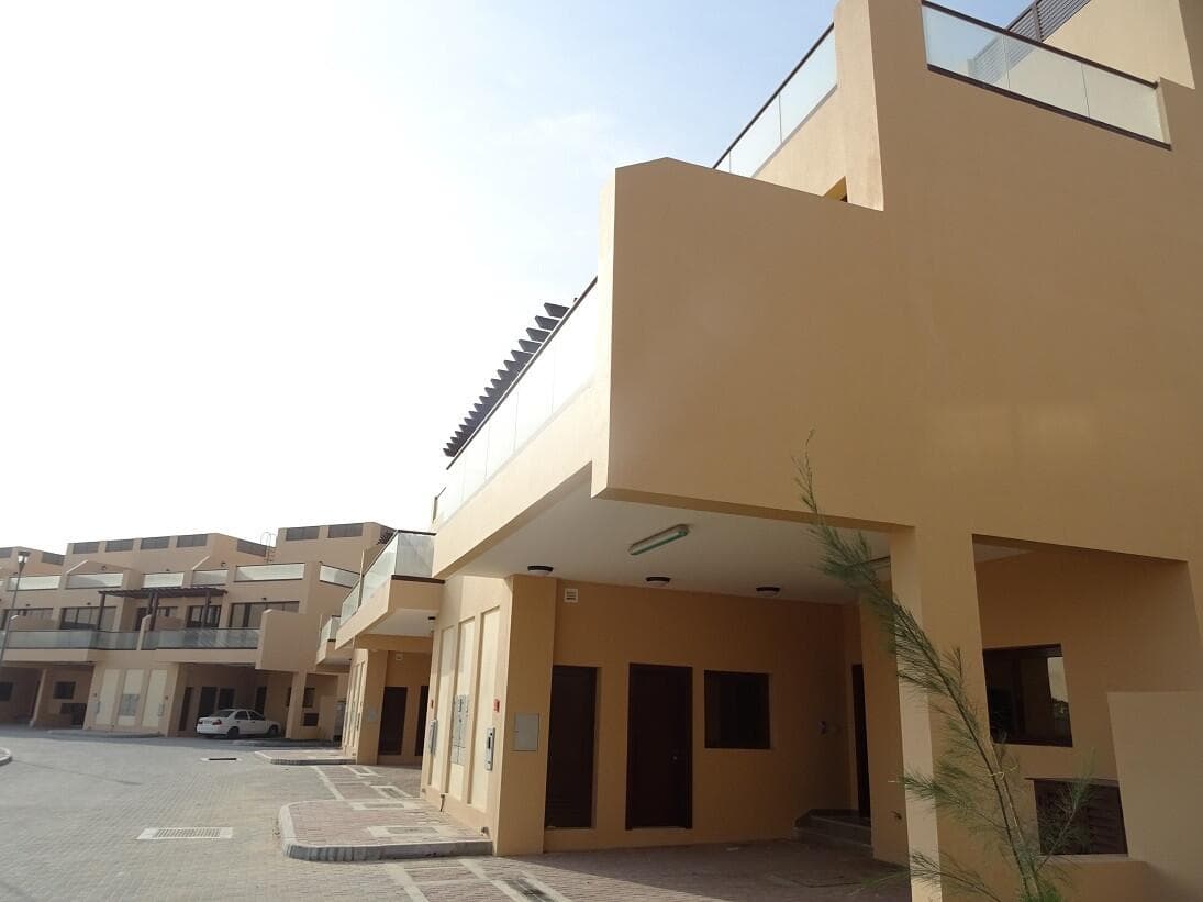 Townhouses At Jumeirah Islands - Construction