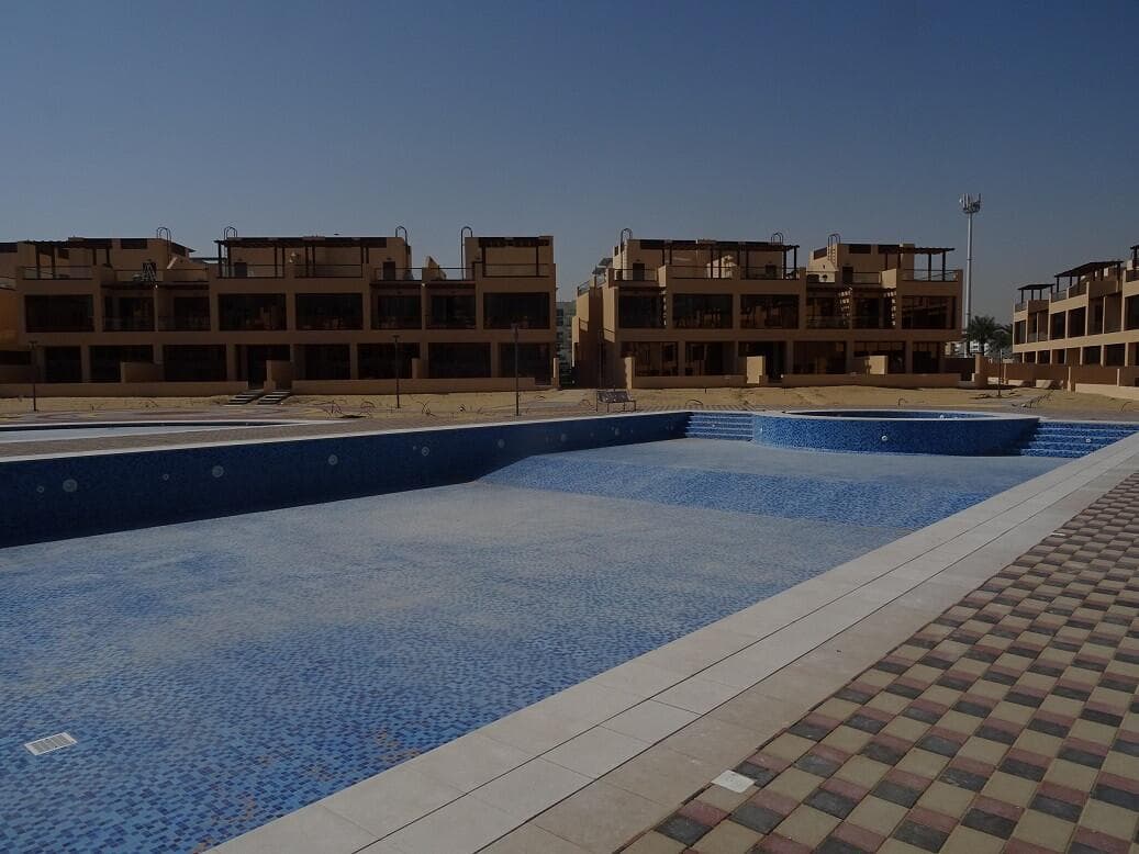 Townhouses At Jumeirah Islands - Construction