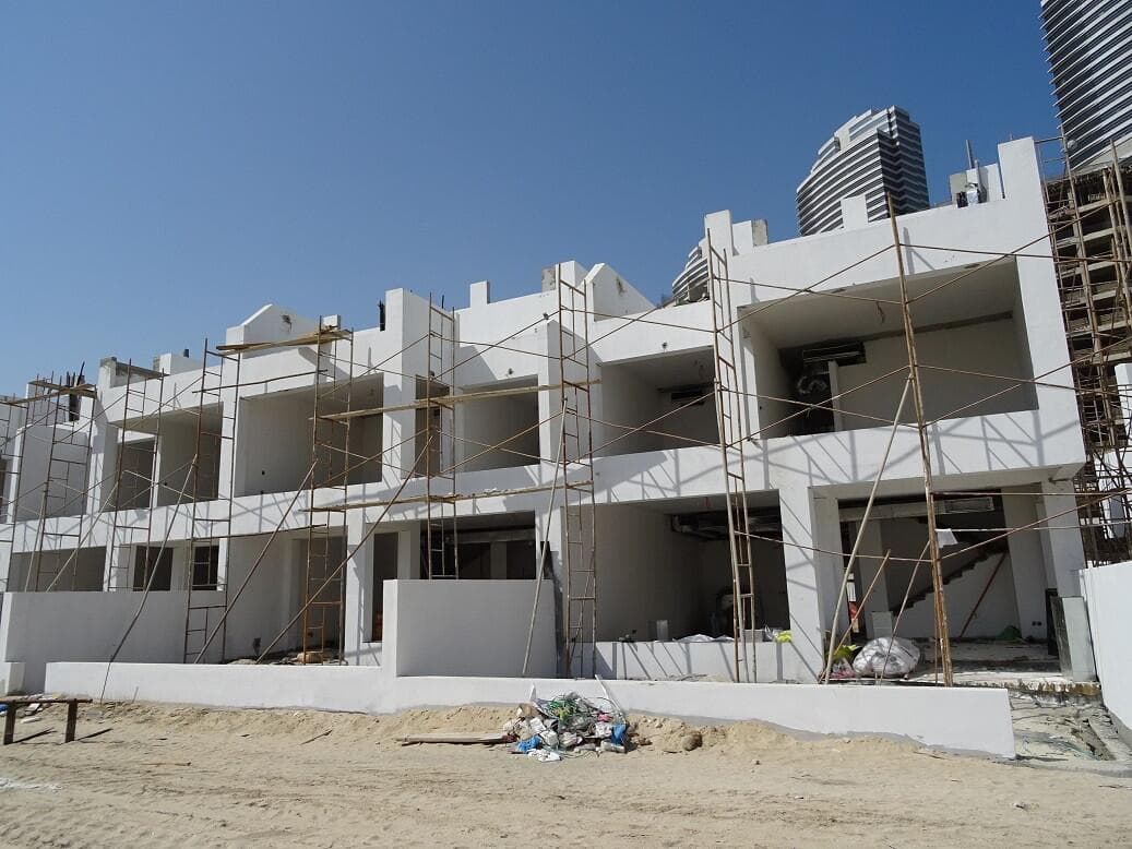 Townhouses At Jumeirah Islands - Construction