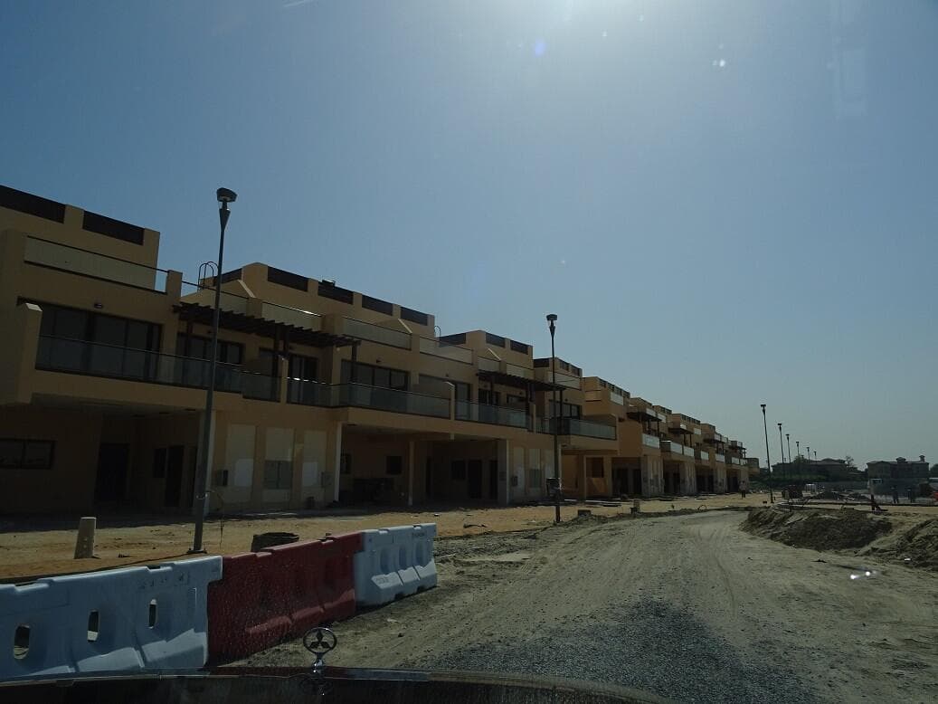 Townhouses At Jumeirah Islands - Construction
