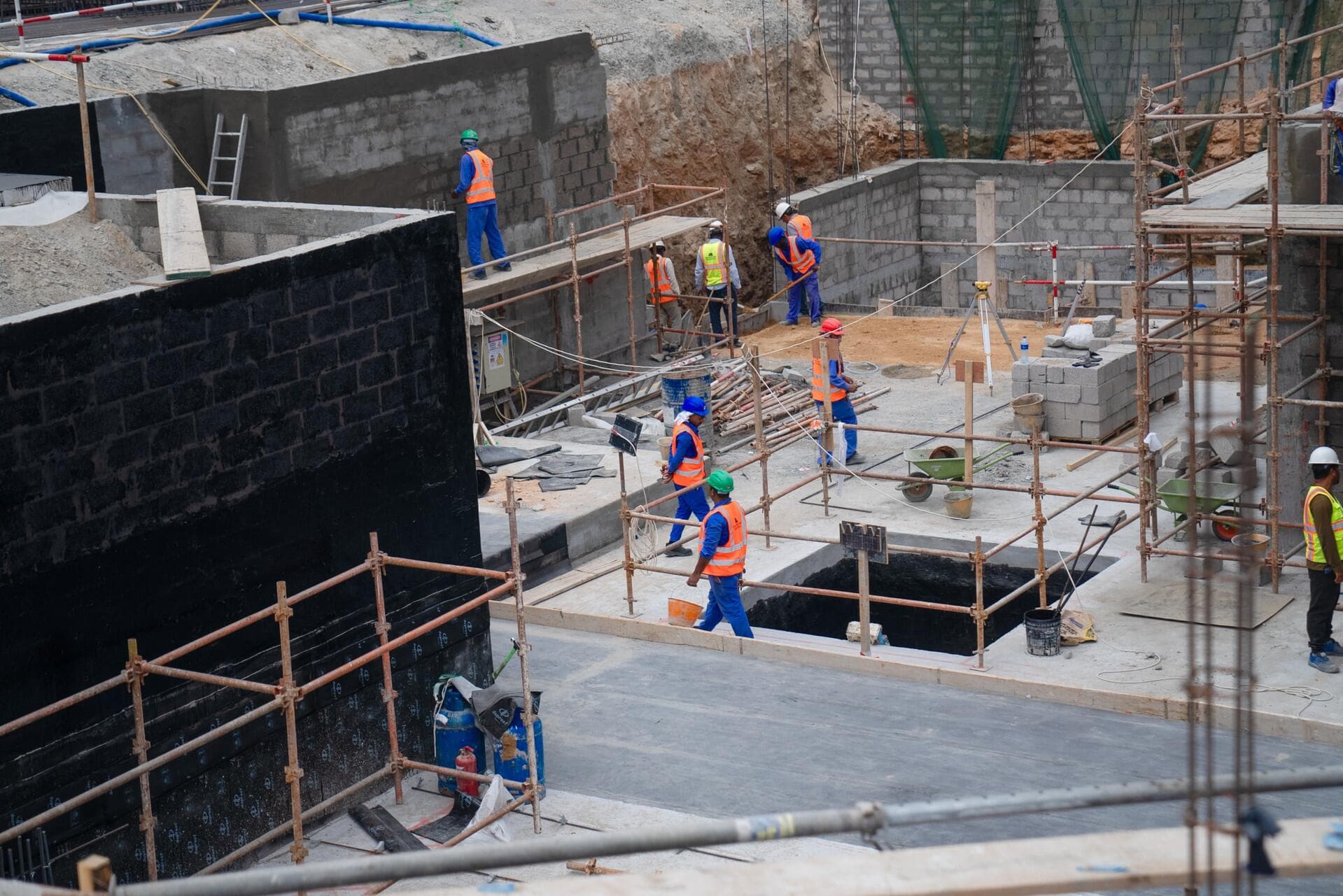 Weybridge Gardens - Construction