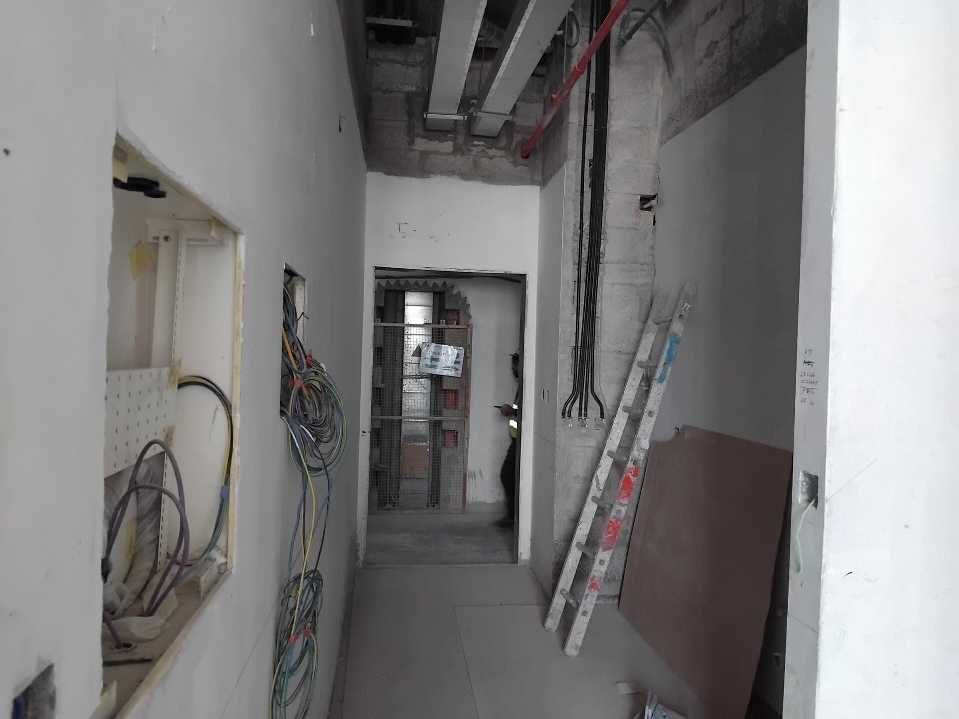 Peninsula One - Construction