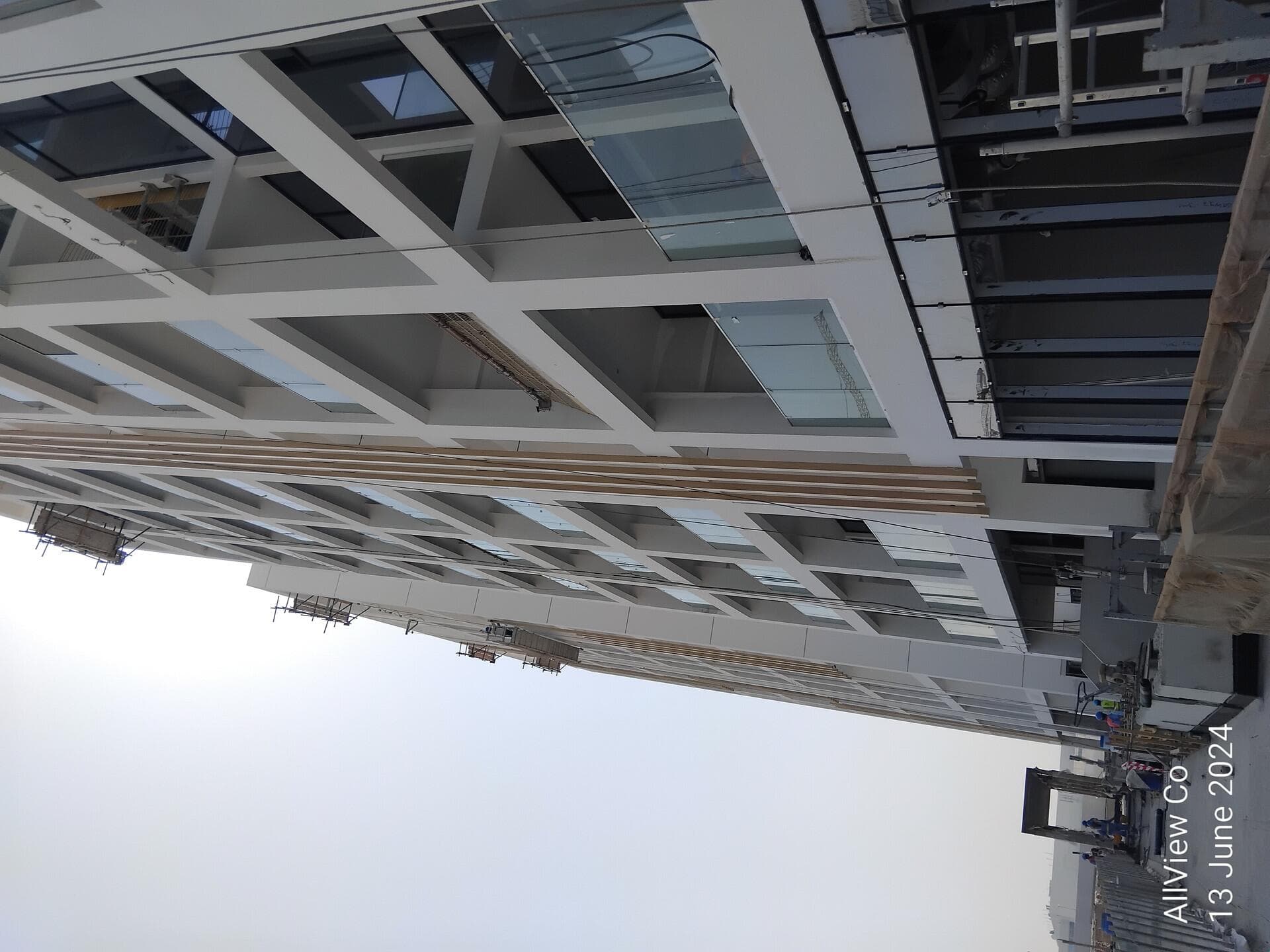 Riviera 65 - Construction