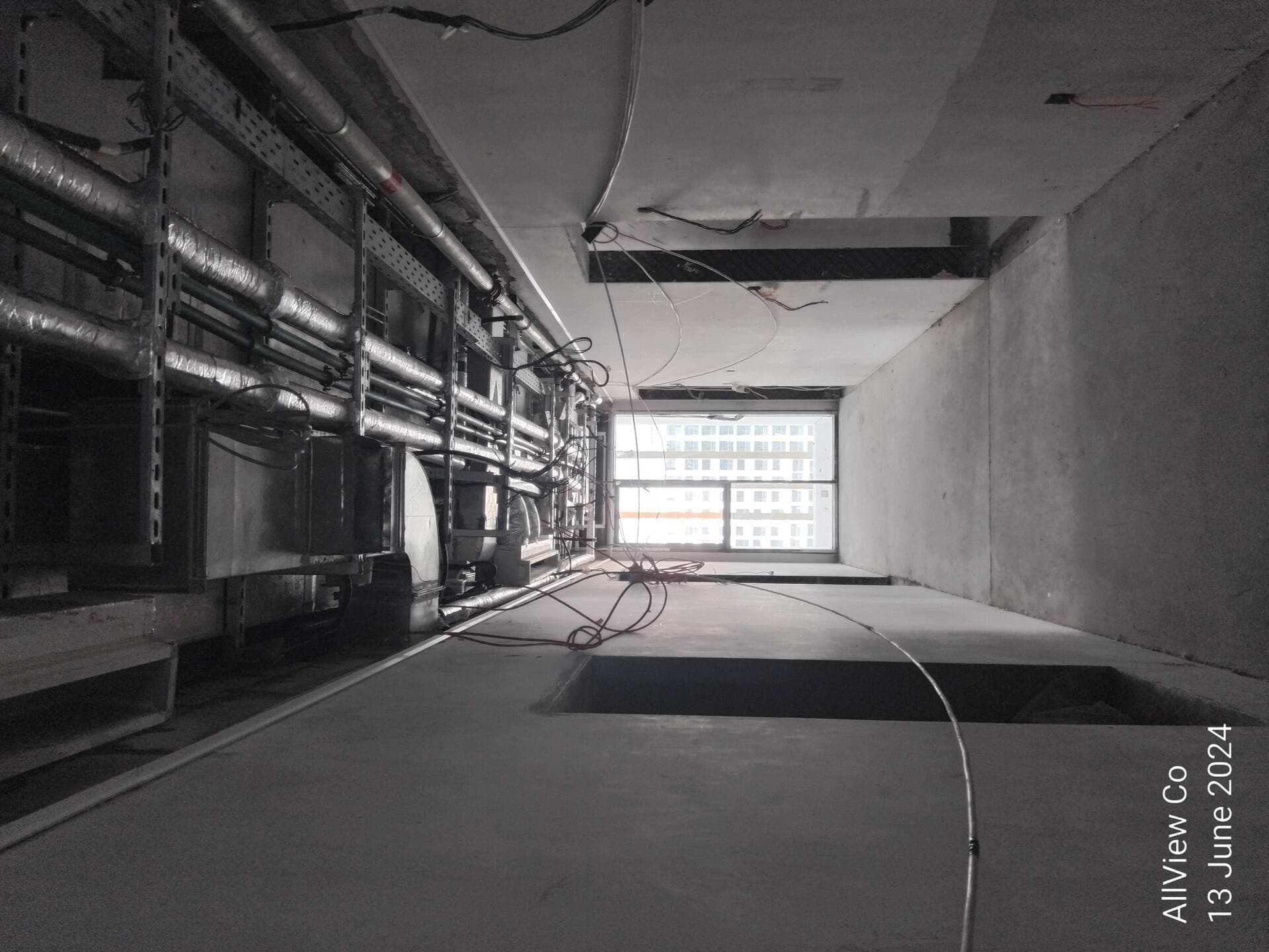 Riviera 65 - Construction