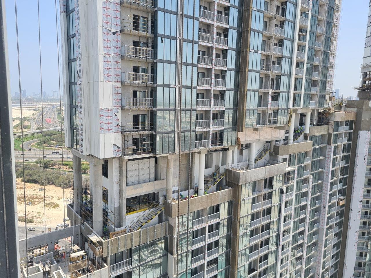 The Crest - Construction