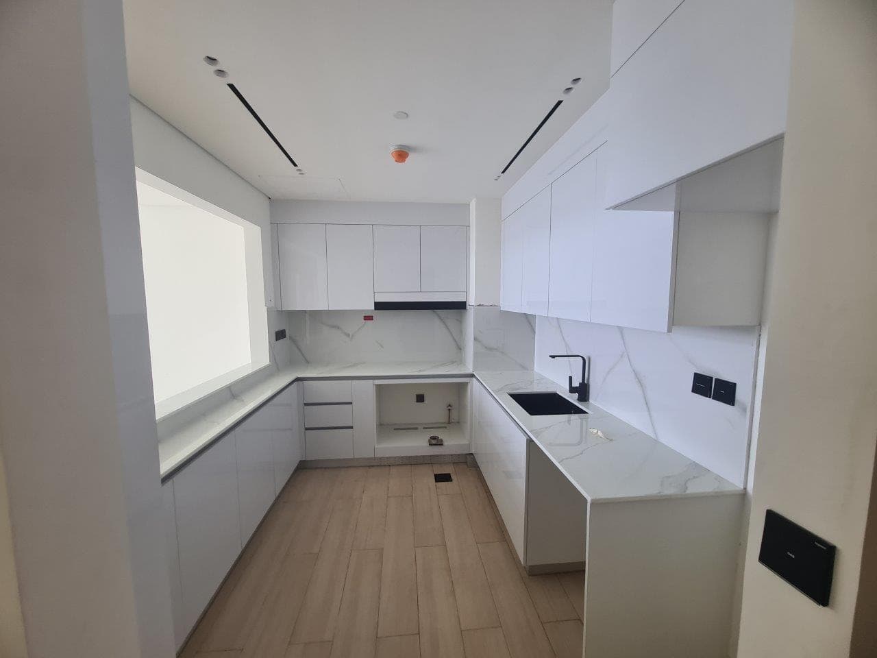 Binghatti Emerald - Construction