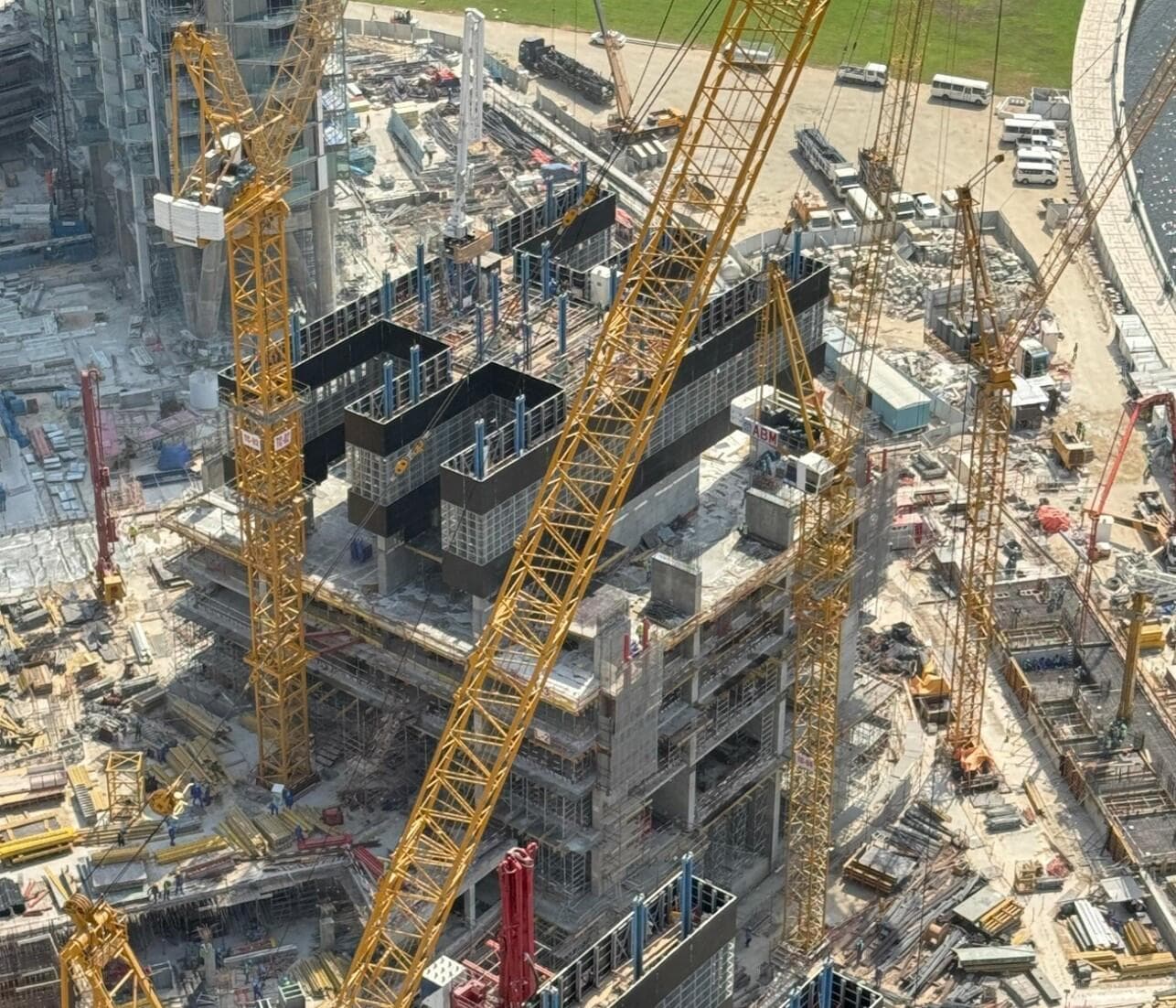 Peninsula Four - Construction