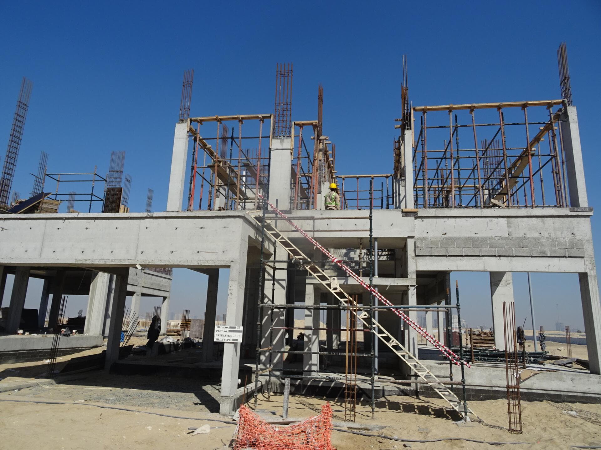 Paradise Hills - Construction