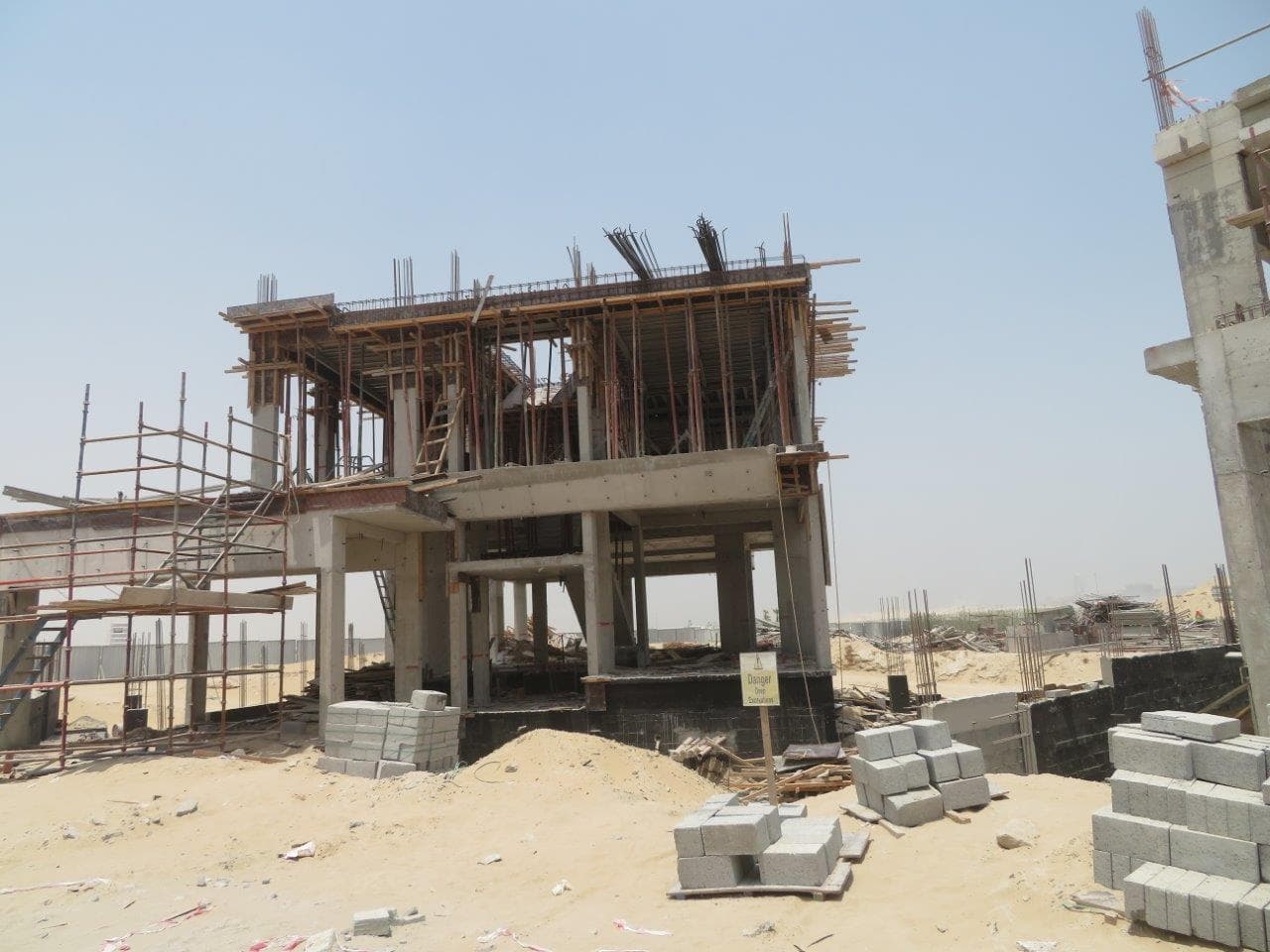 Paradise Hills - Construction