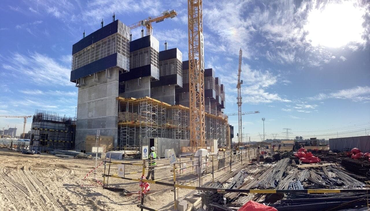 330 Riverside Crescent - Construction