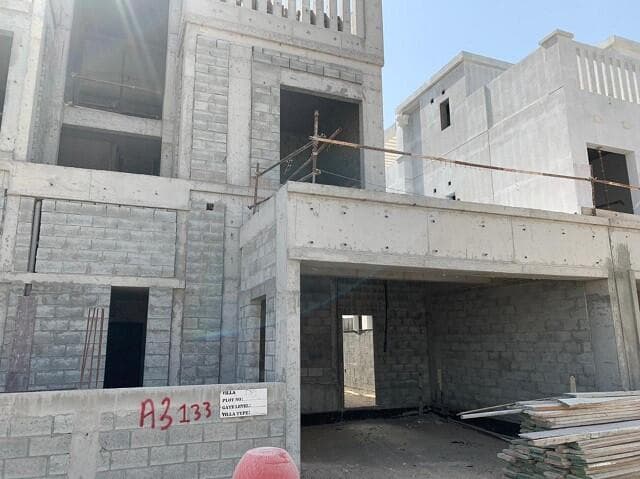 Paradise Hills - Construction