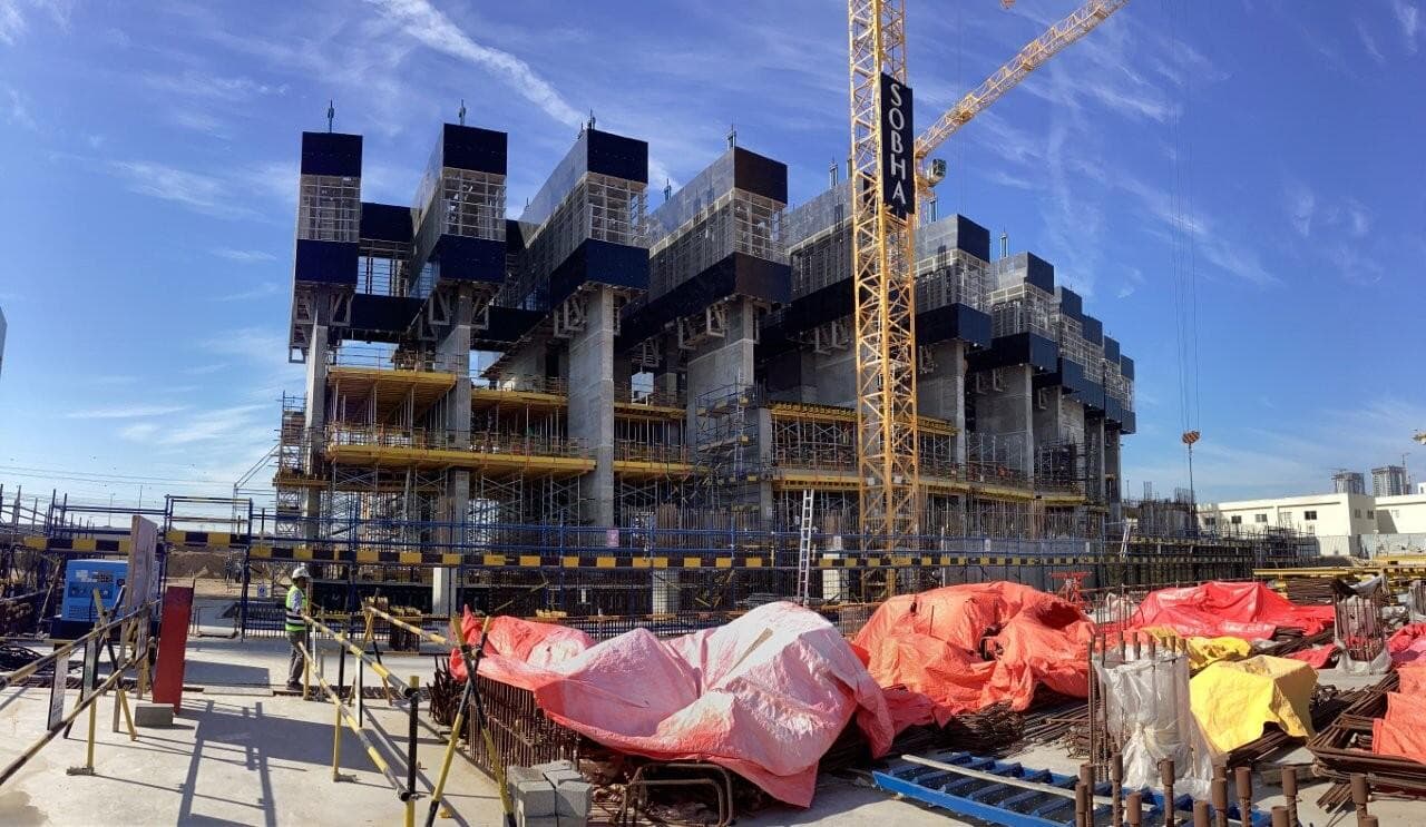 360 Riverside Crescent - Construction