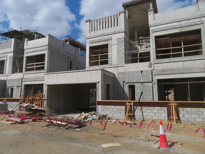 Paradise Hills - Construction