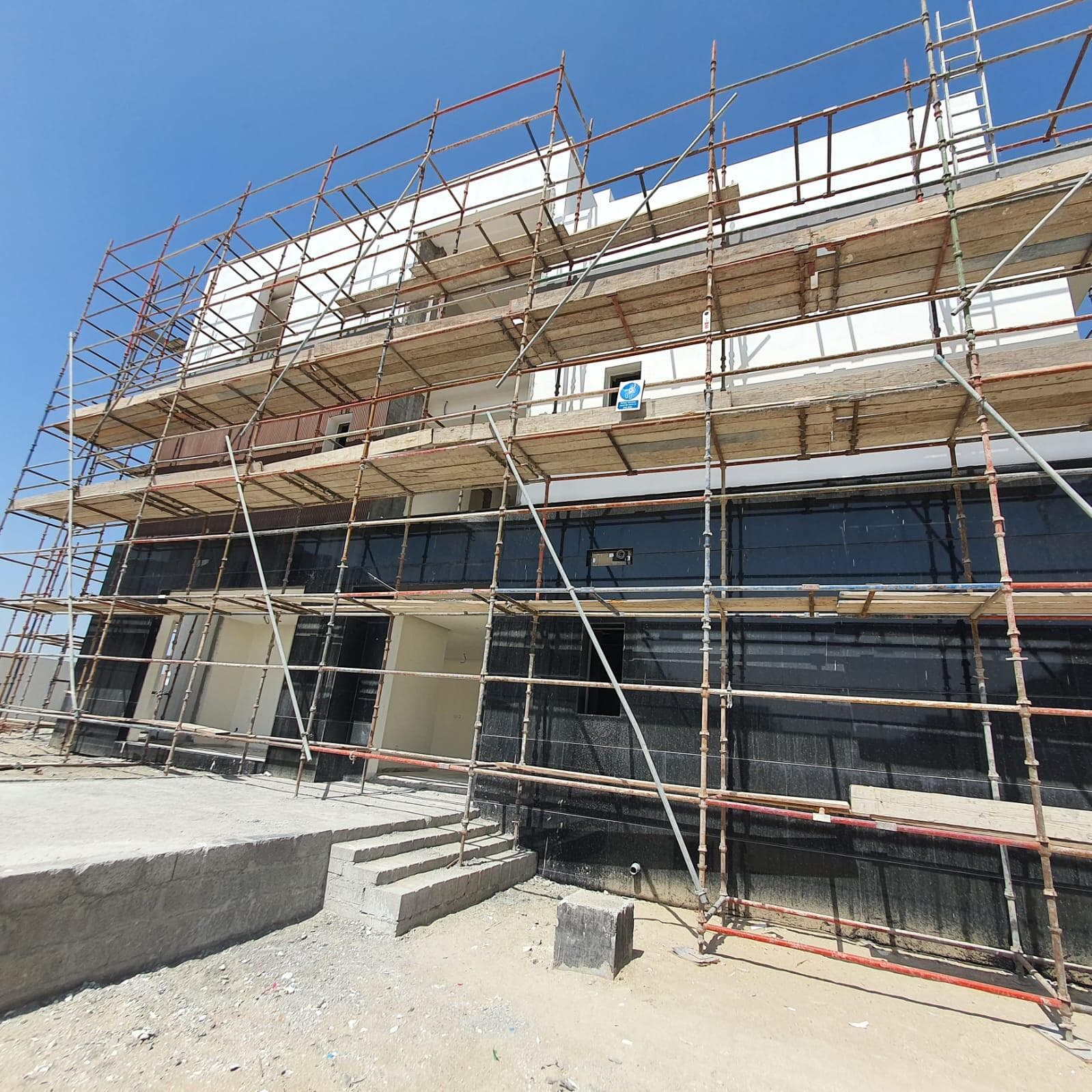 Paradise Hills - Construction