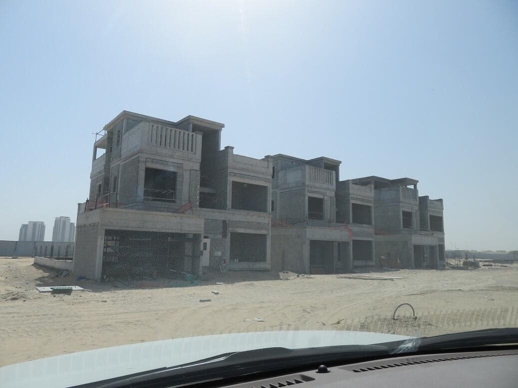 Paradise Hills - Construction