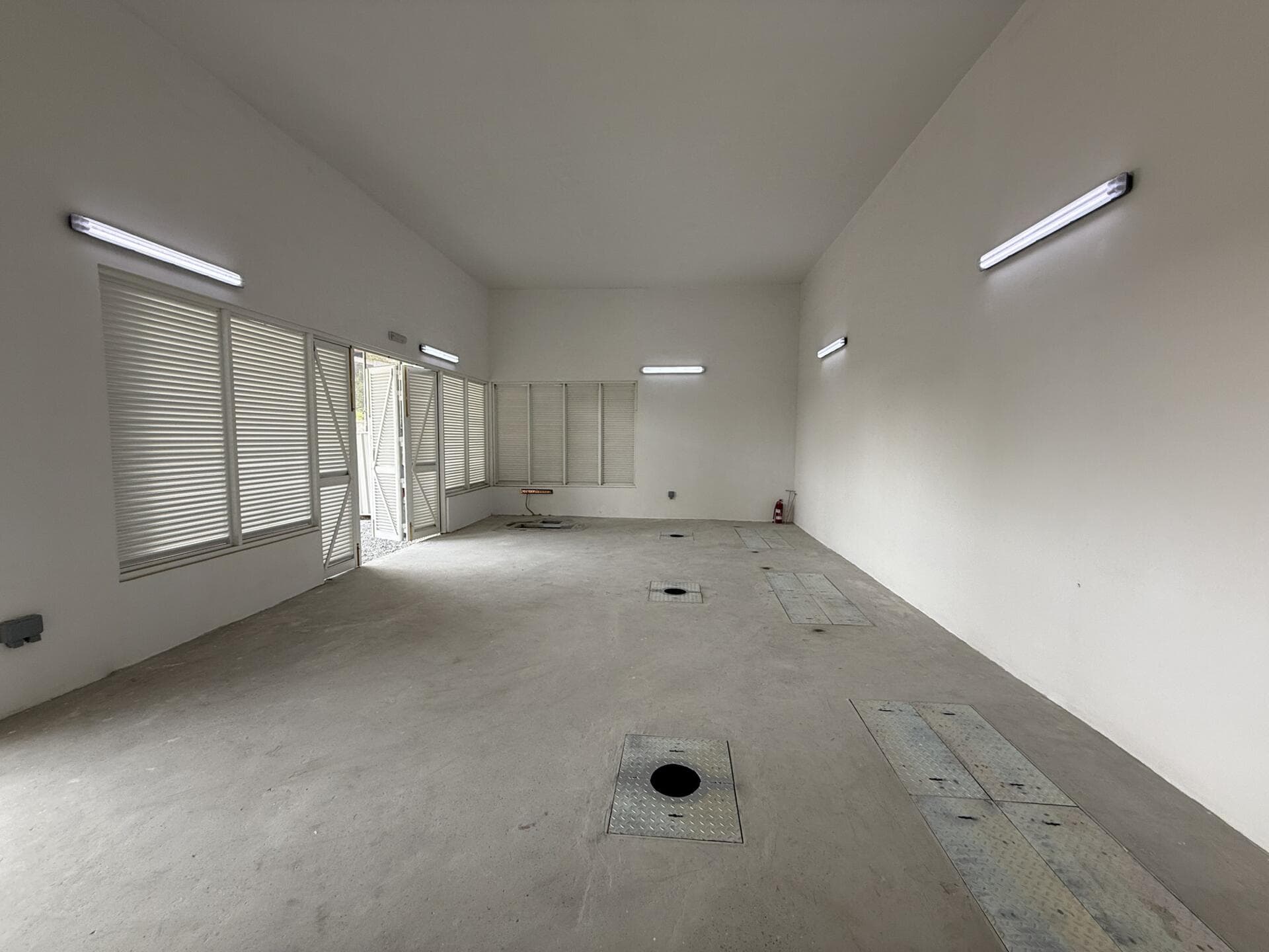 Canal Crown - Construction