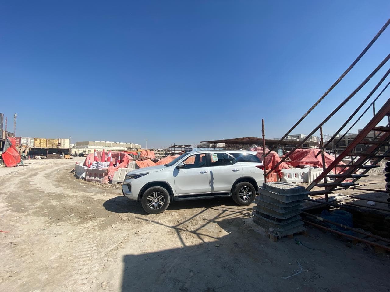 Beachfront Gates 2 - Construction