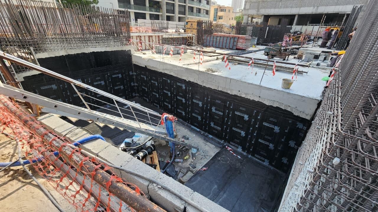 I'Sola Bella - Construction