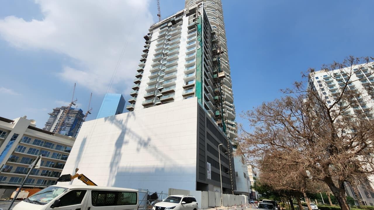 Views V - Construction