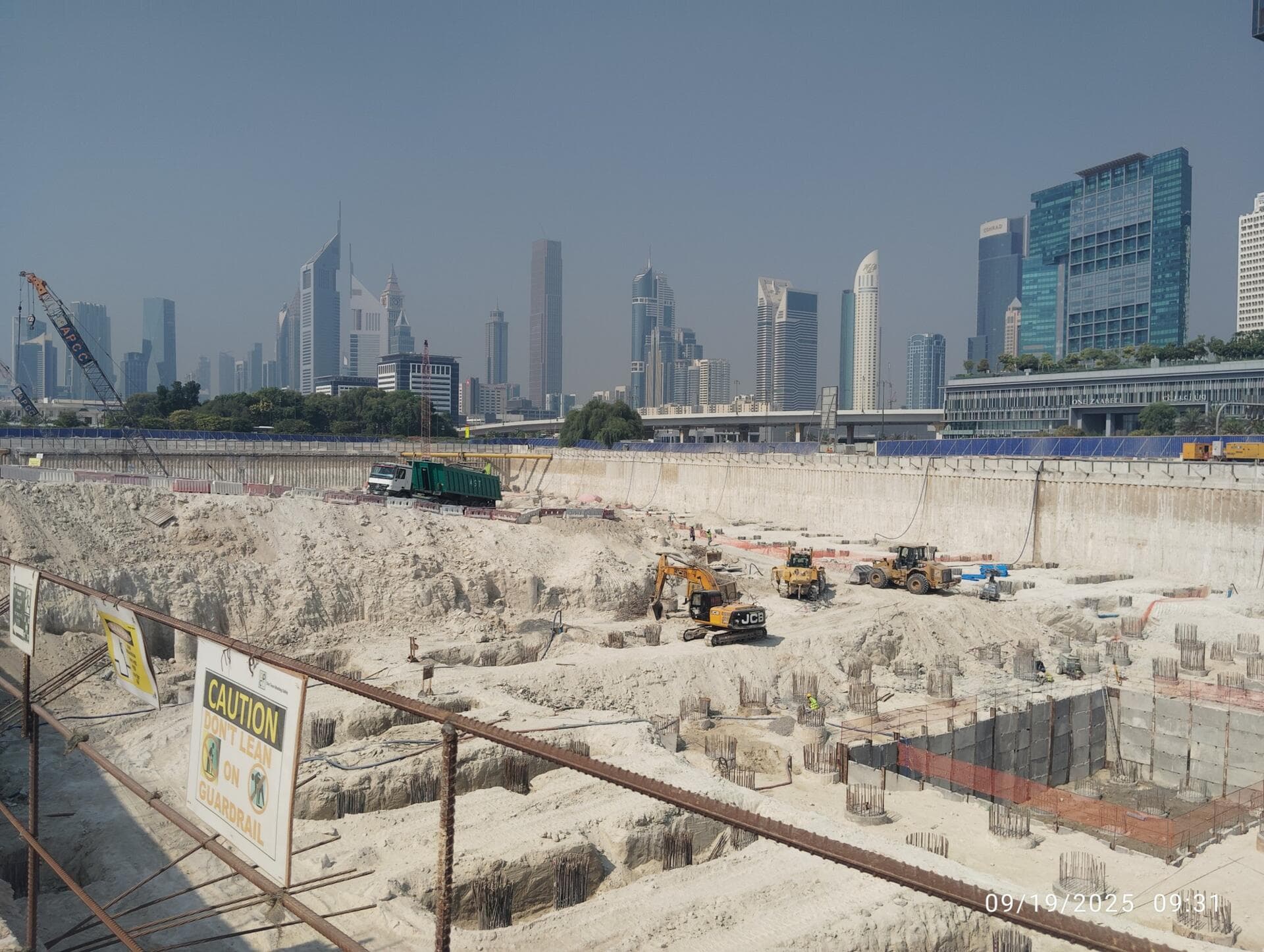 Address Residences Zabeel - Строительство