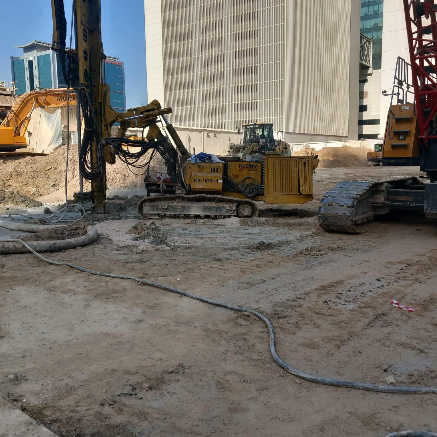 Bayz 102 - Construction