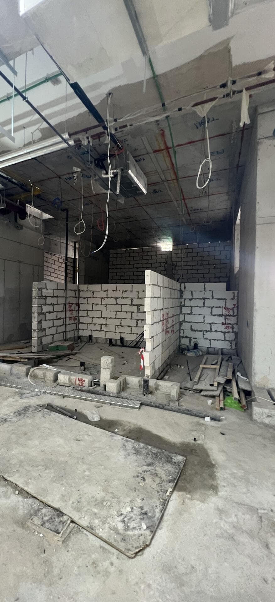 11 Hills Park - Construction