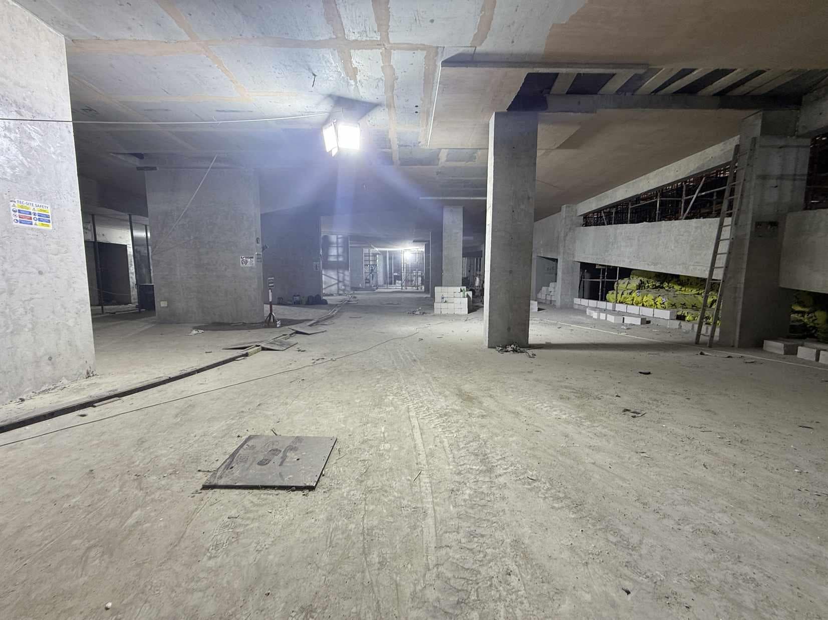 Club Place - Construction