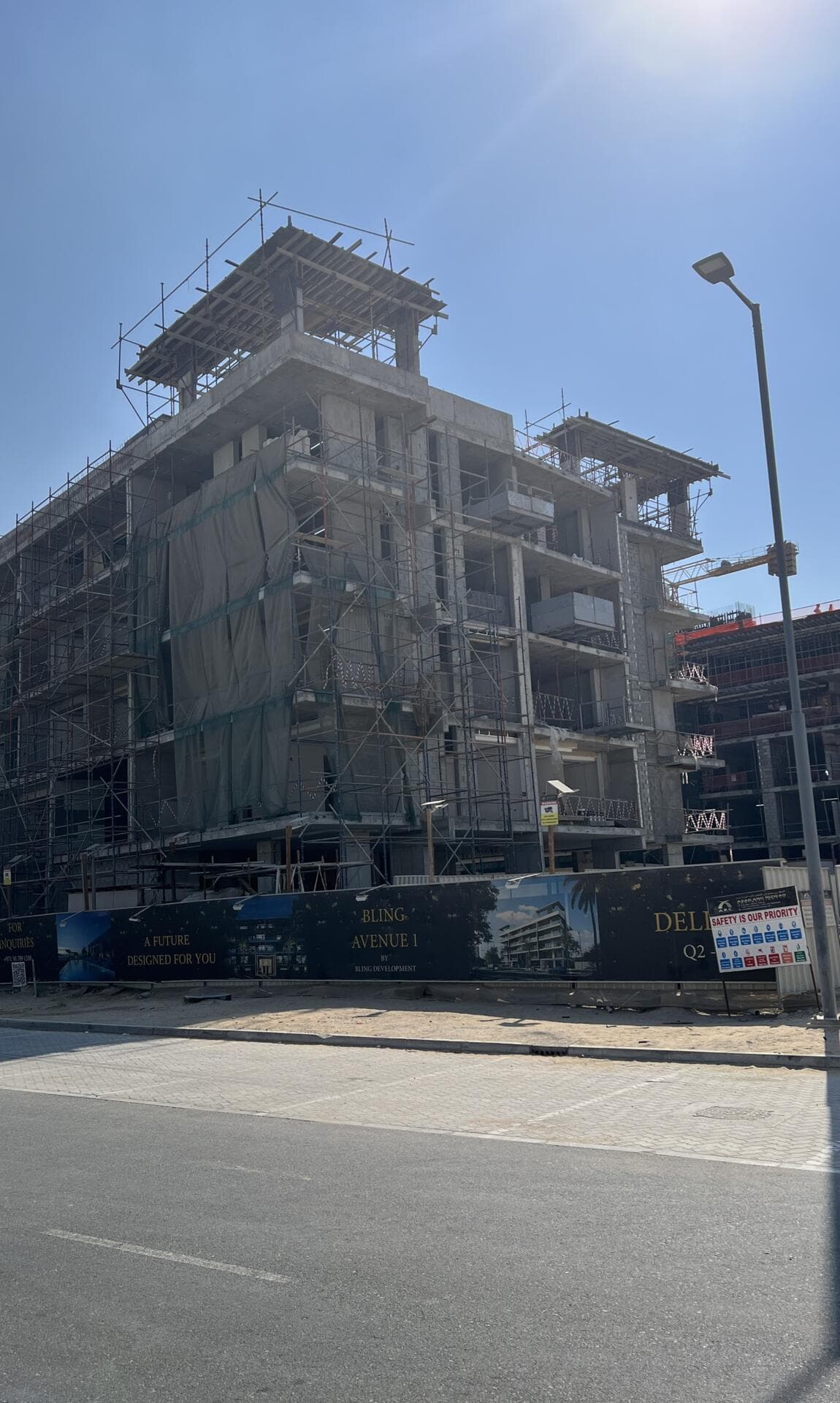 Bling Avenue 1 - Construction
