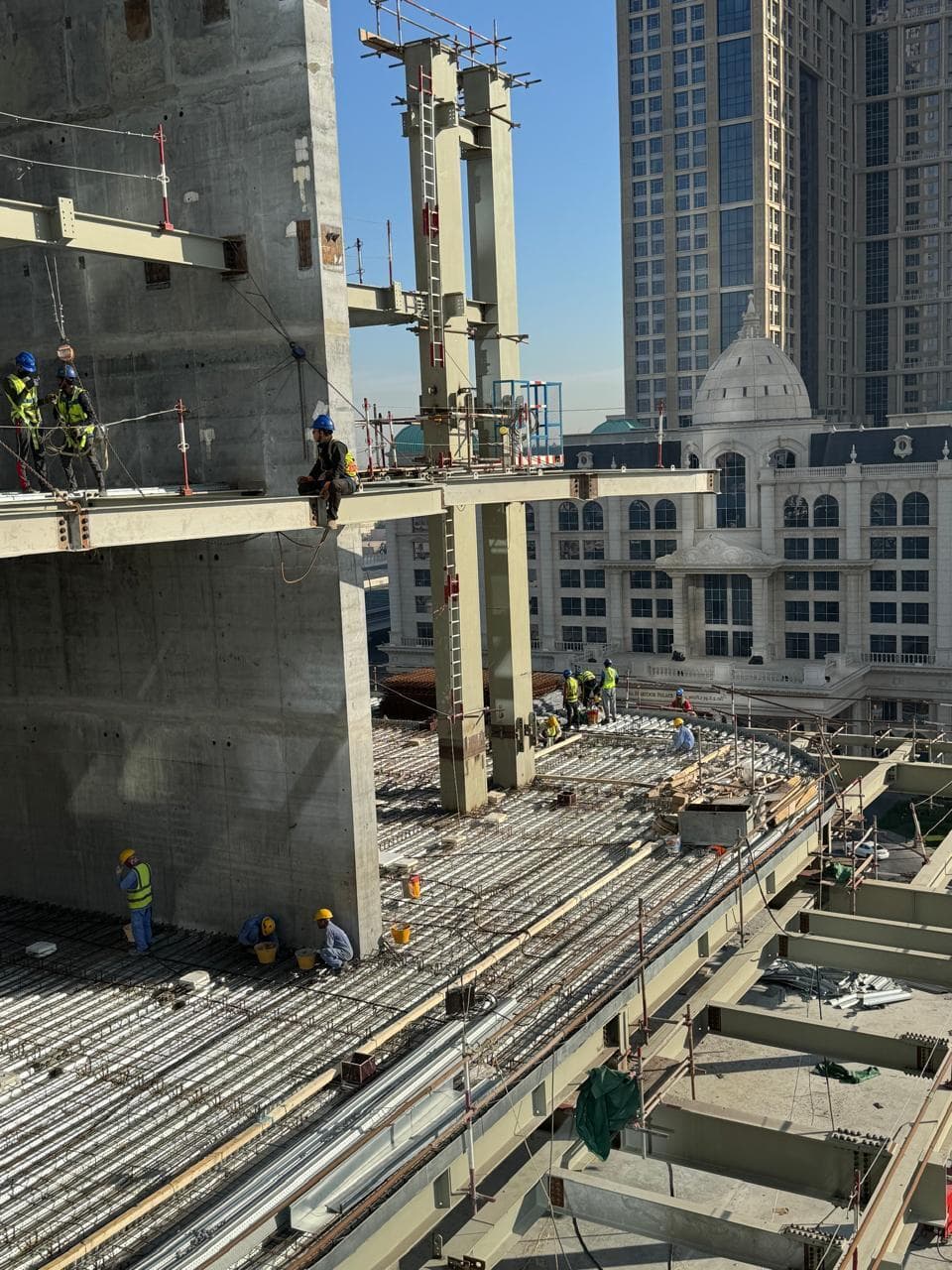 Al Habtoor Tower - Construction