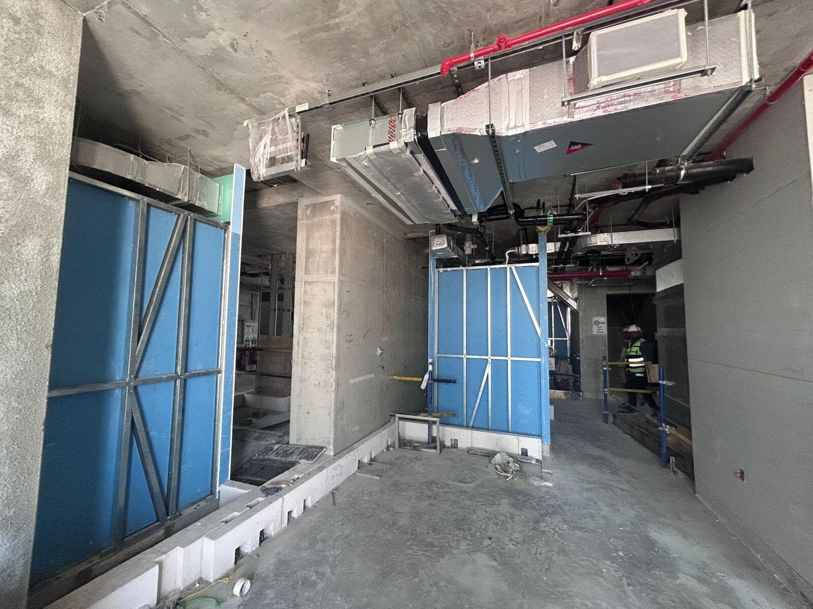 360 Riverside Crescent - Construction
