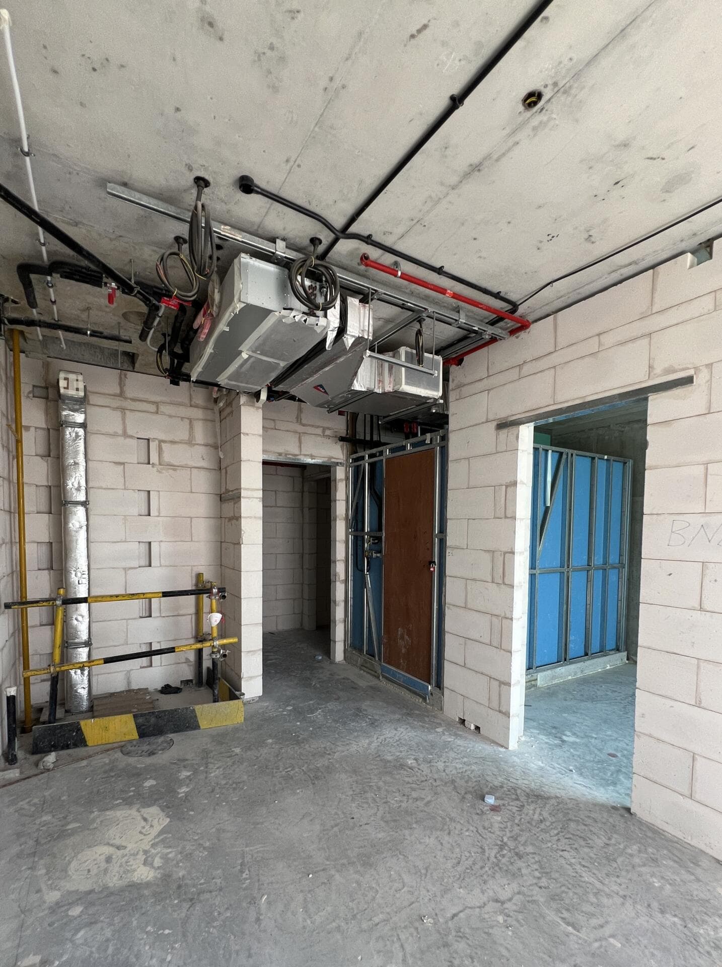 330 Riverside Crescent - Construction