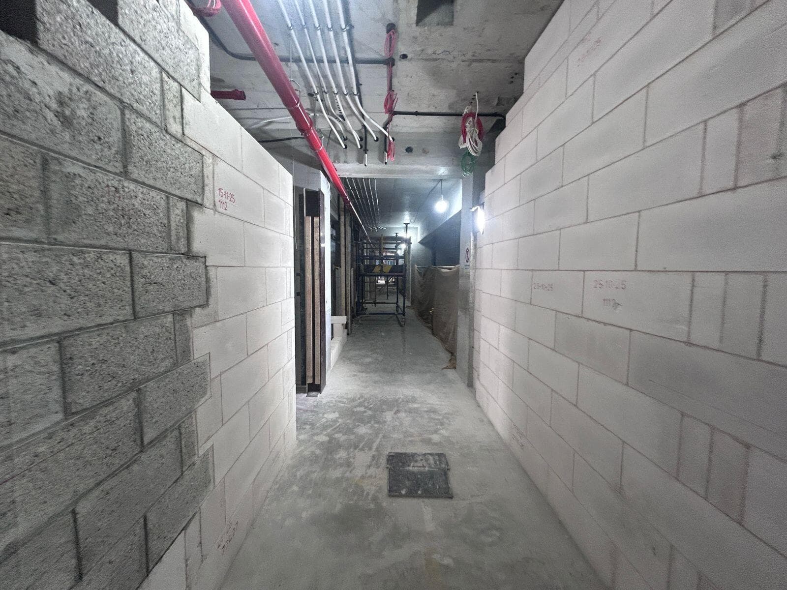 360 Riverside Crescent - Construction