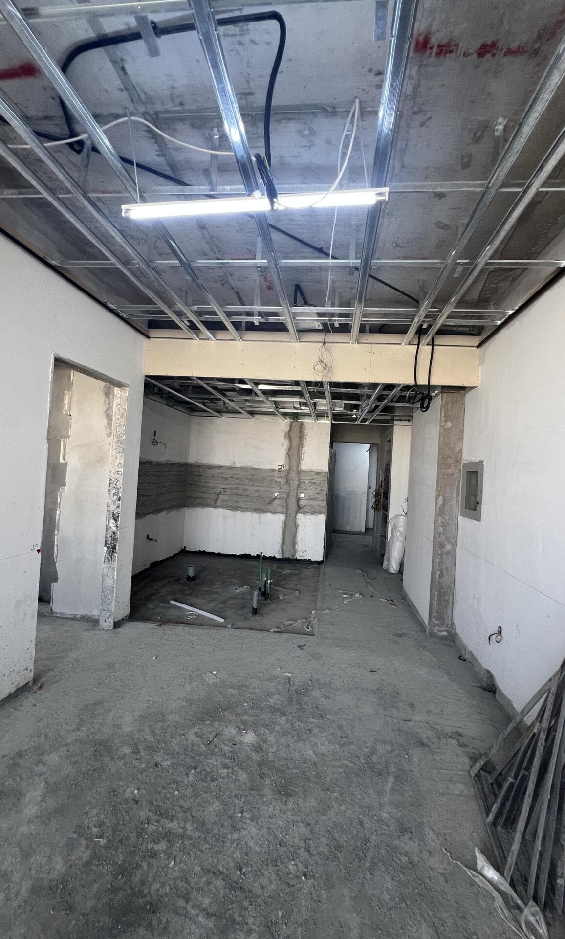 Bling Avenue 1 - Construction