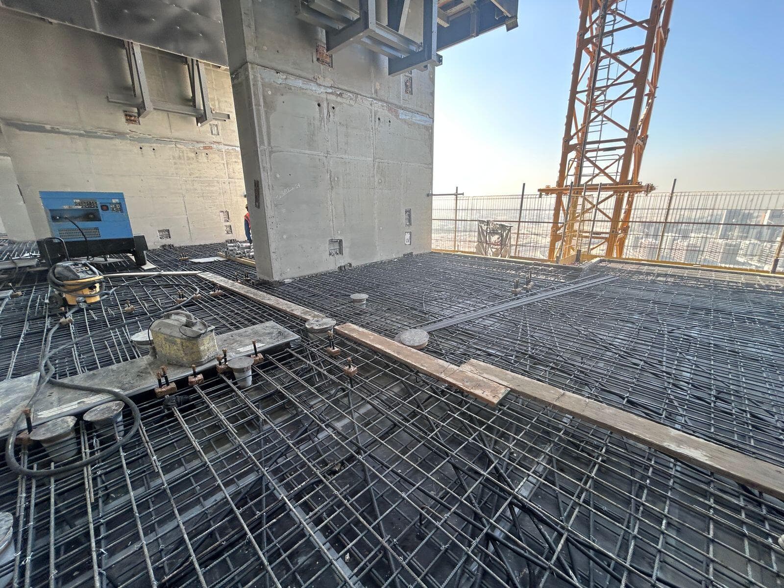 360 Riverside Crescent - Construction