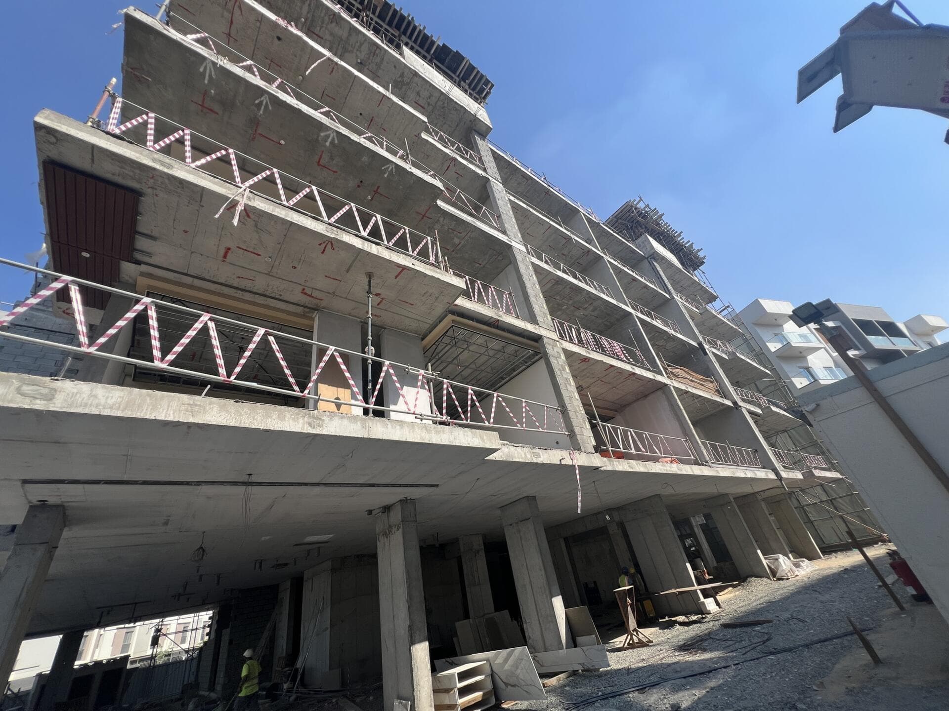 Bling Avenue 1 - Construction