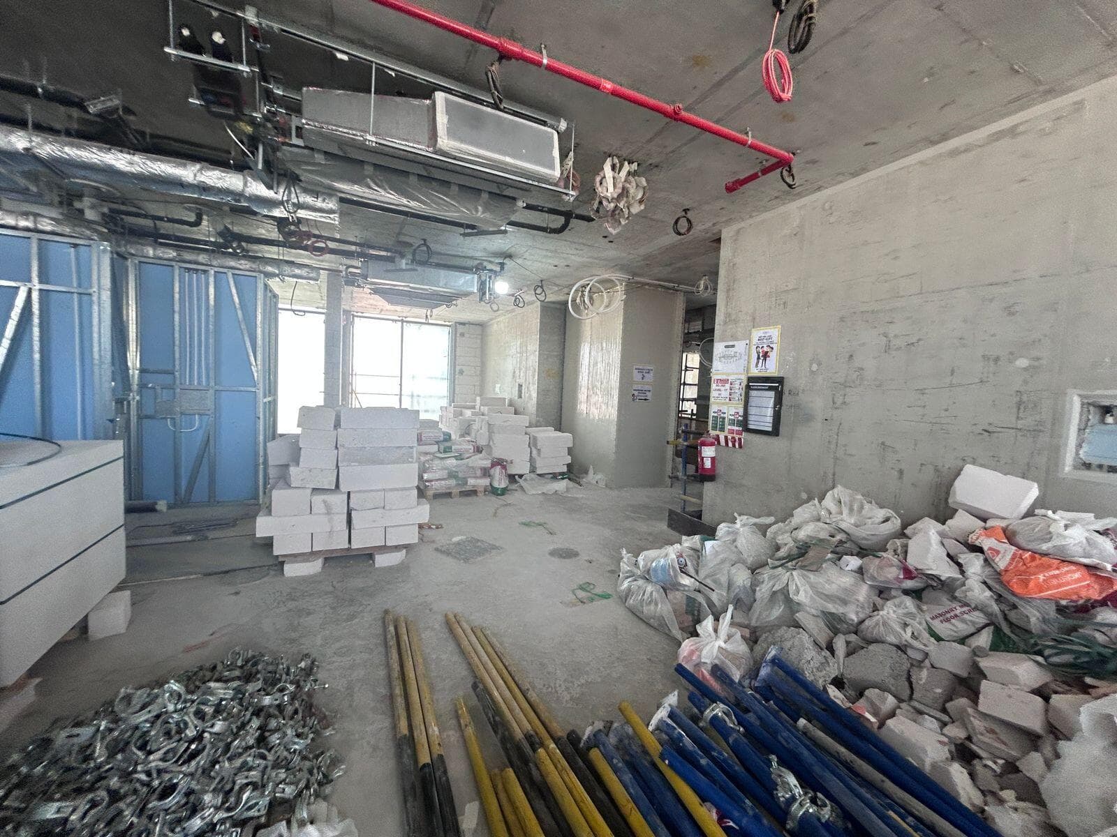 360 Riverside Crescent - Construction