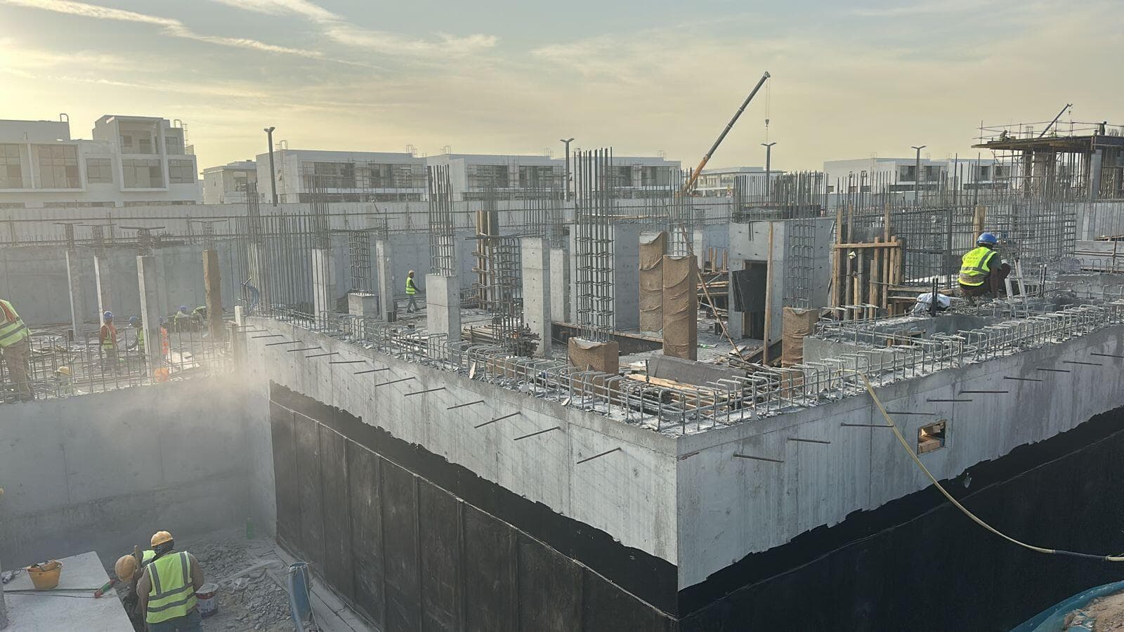 Nineteen Riviera Lagoon - Construction