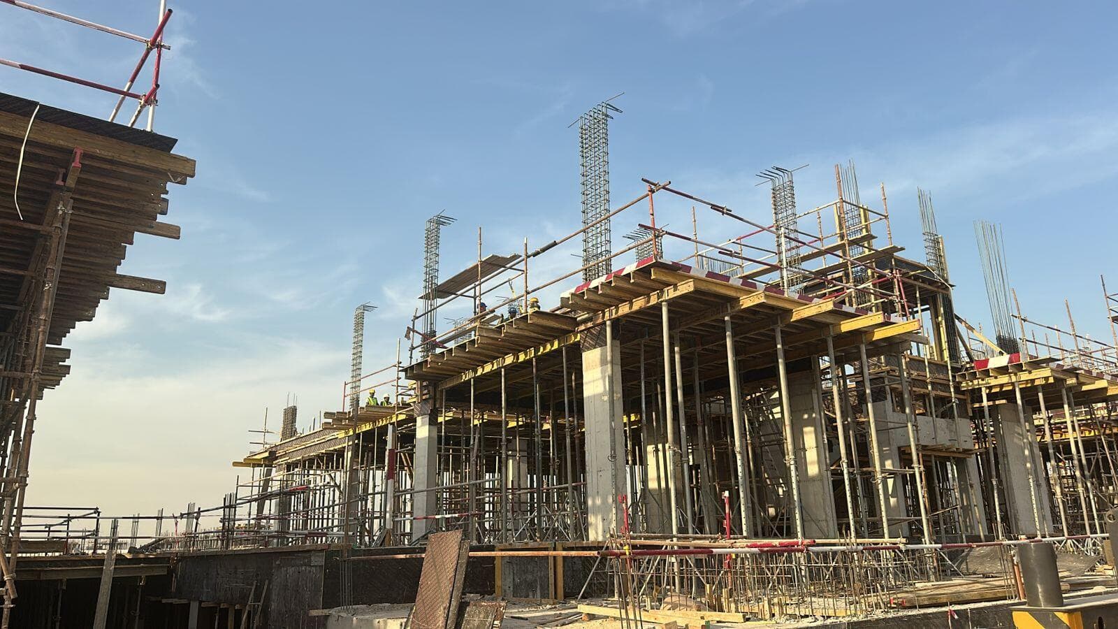 Nineteen Riviera Lagoon - Construction